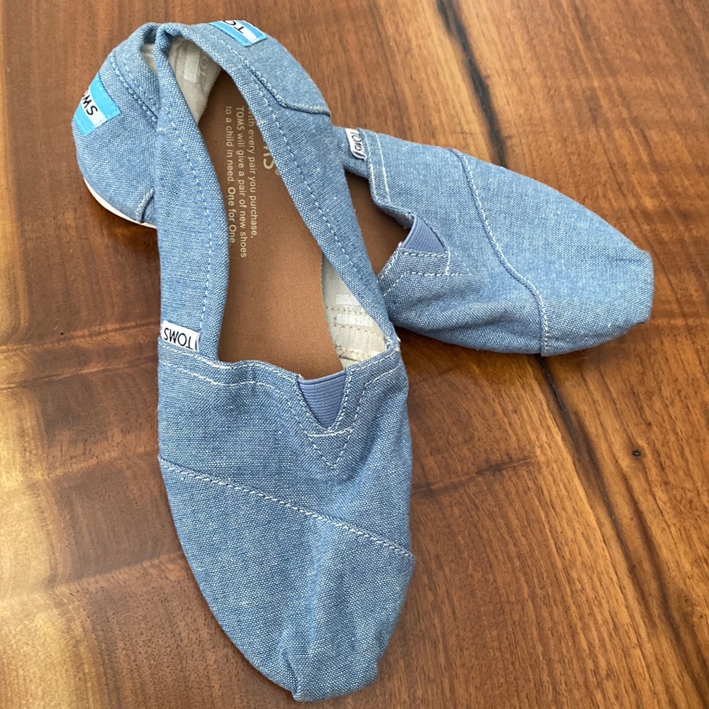Toms size W8, Slipon
